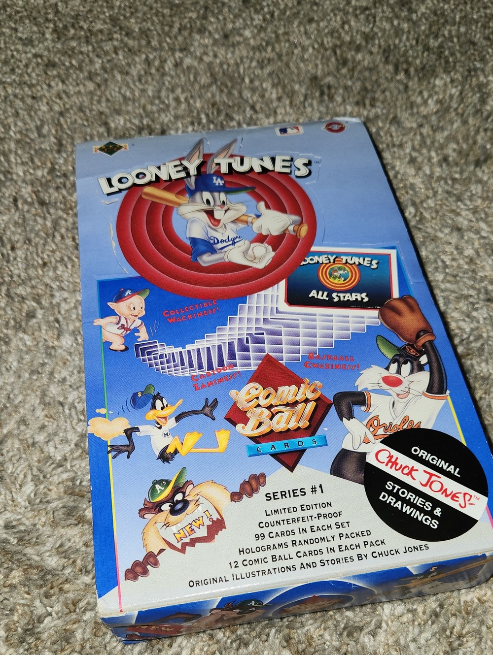 Warner Bros. Looney Tunes Comic Ball Series #1 Collectible Box - Blue & Red